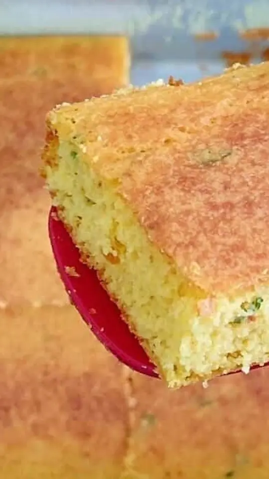 Bolo Salgado Fofinho Recheado com Queijo e Presunto