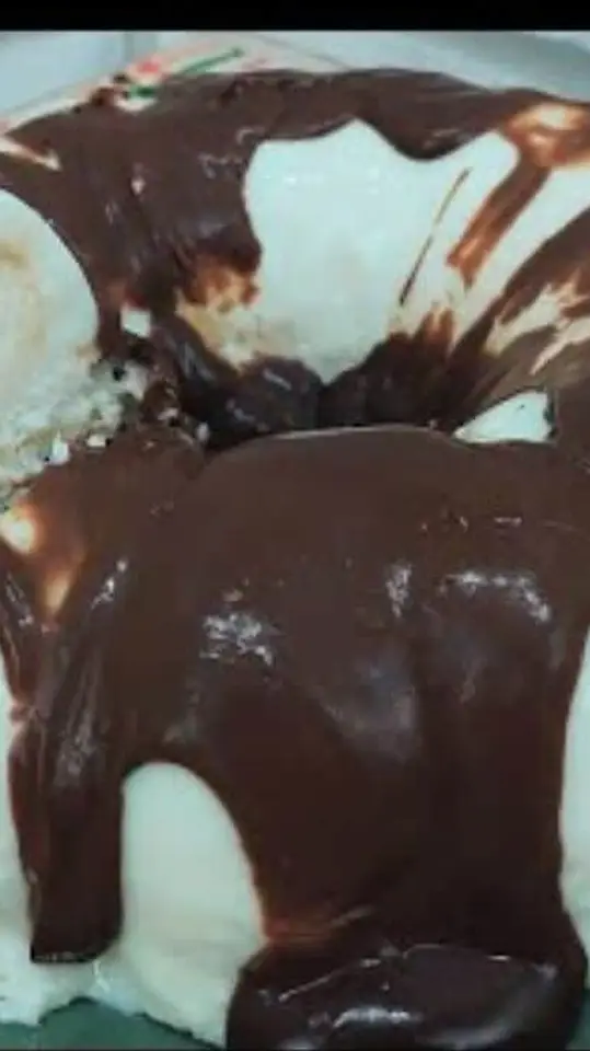 Gelado de Coco com Cobertura de Chocolate